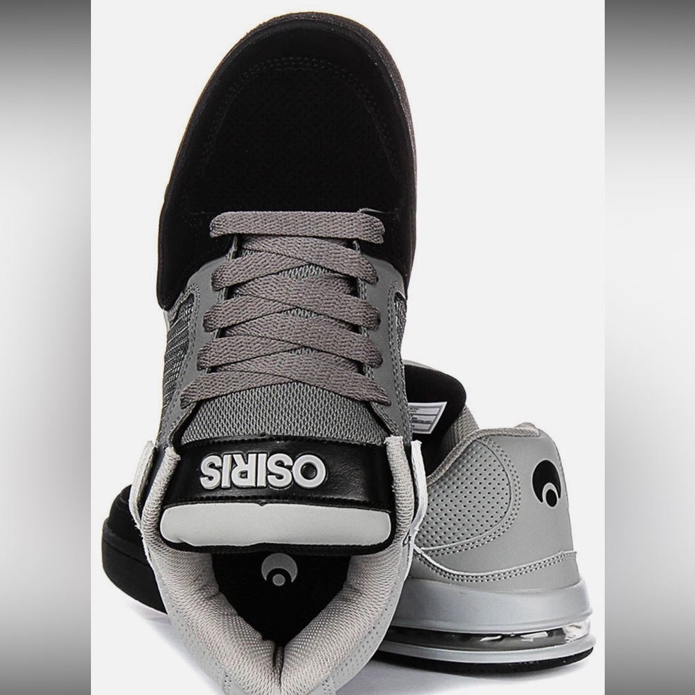 NIB Osiris Men's Black and Gray Skate Shoes sz 8